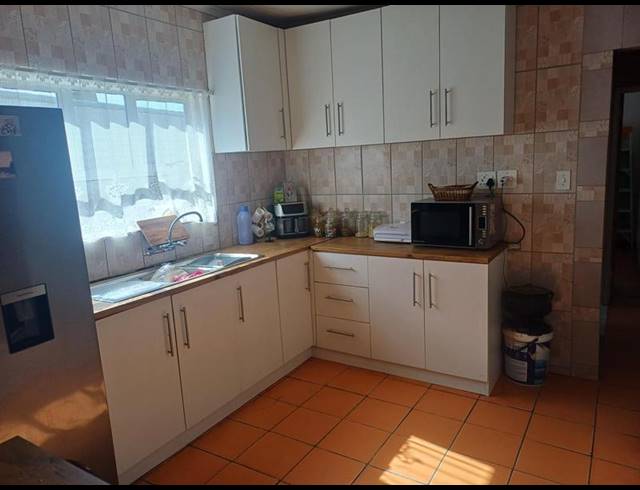 2 BEDROOM HOUSE FOR SALE IN RAVENSMEAD